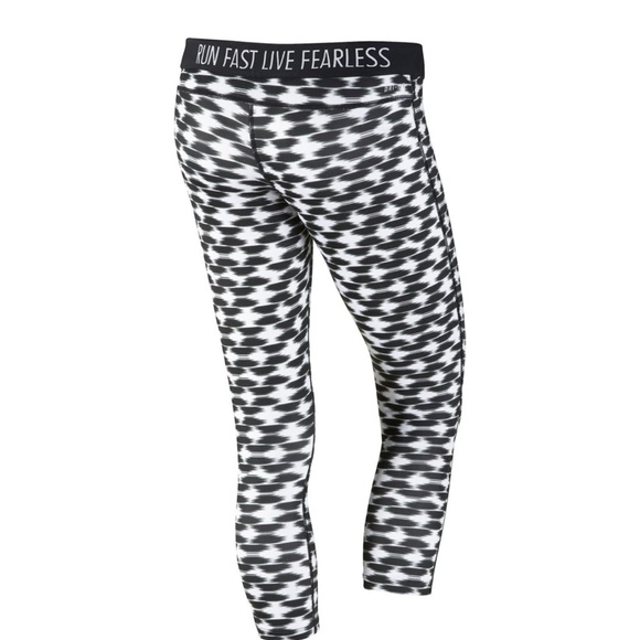 Nike Dri-Fit Printed Relay Crop Black and White Pattern Athletic Legging - Small - Picture 1 of 8